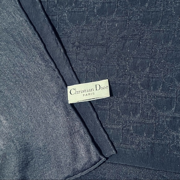 💜Dior 100% Silk Scarf☂️ - Picture 5 of 5